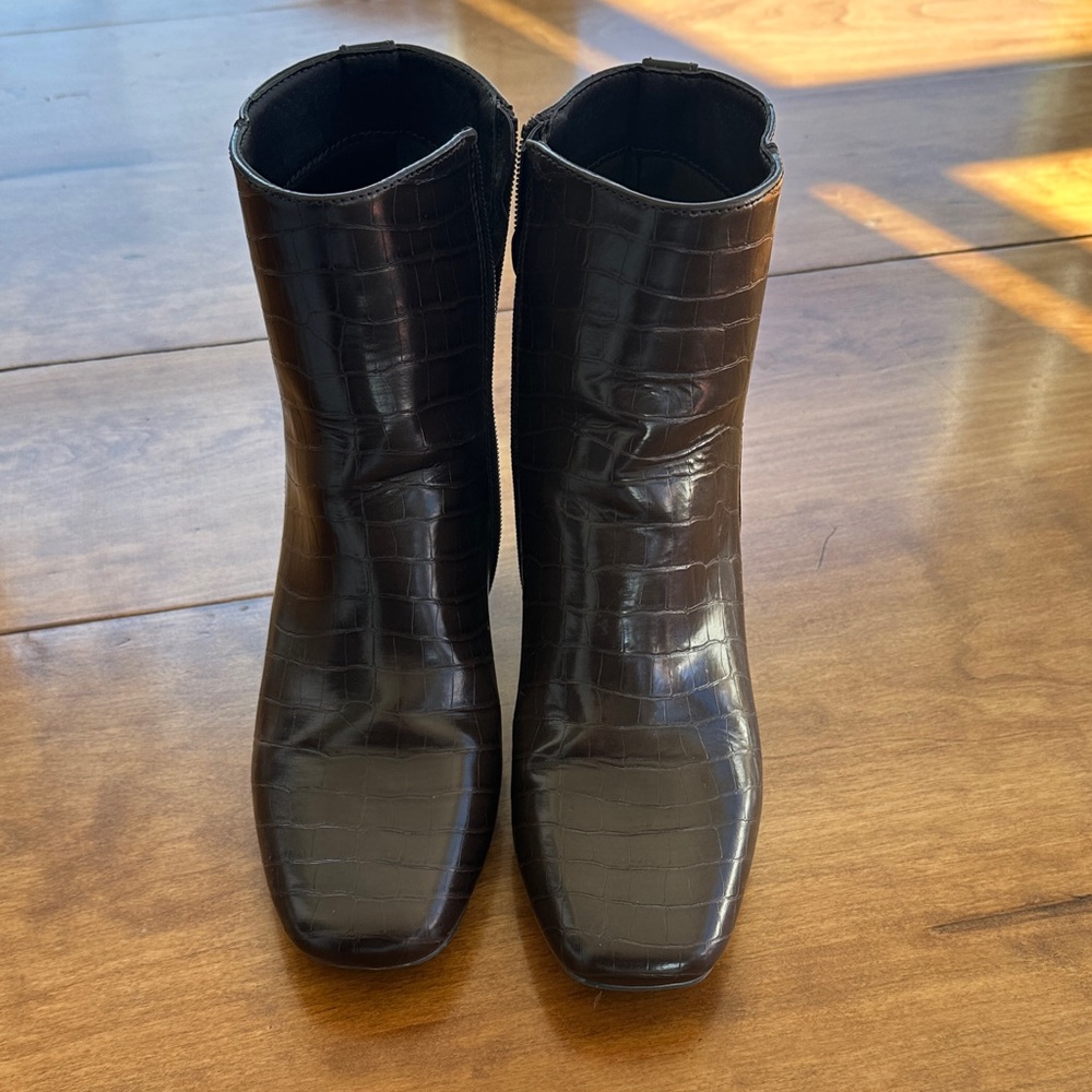 Jones New York Dark Brown Leather Boots